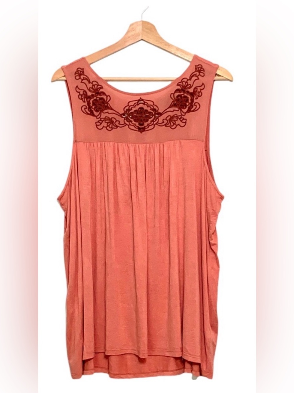 Torrid (2) coral/pink embroidered sleeveless top